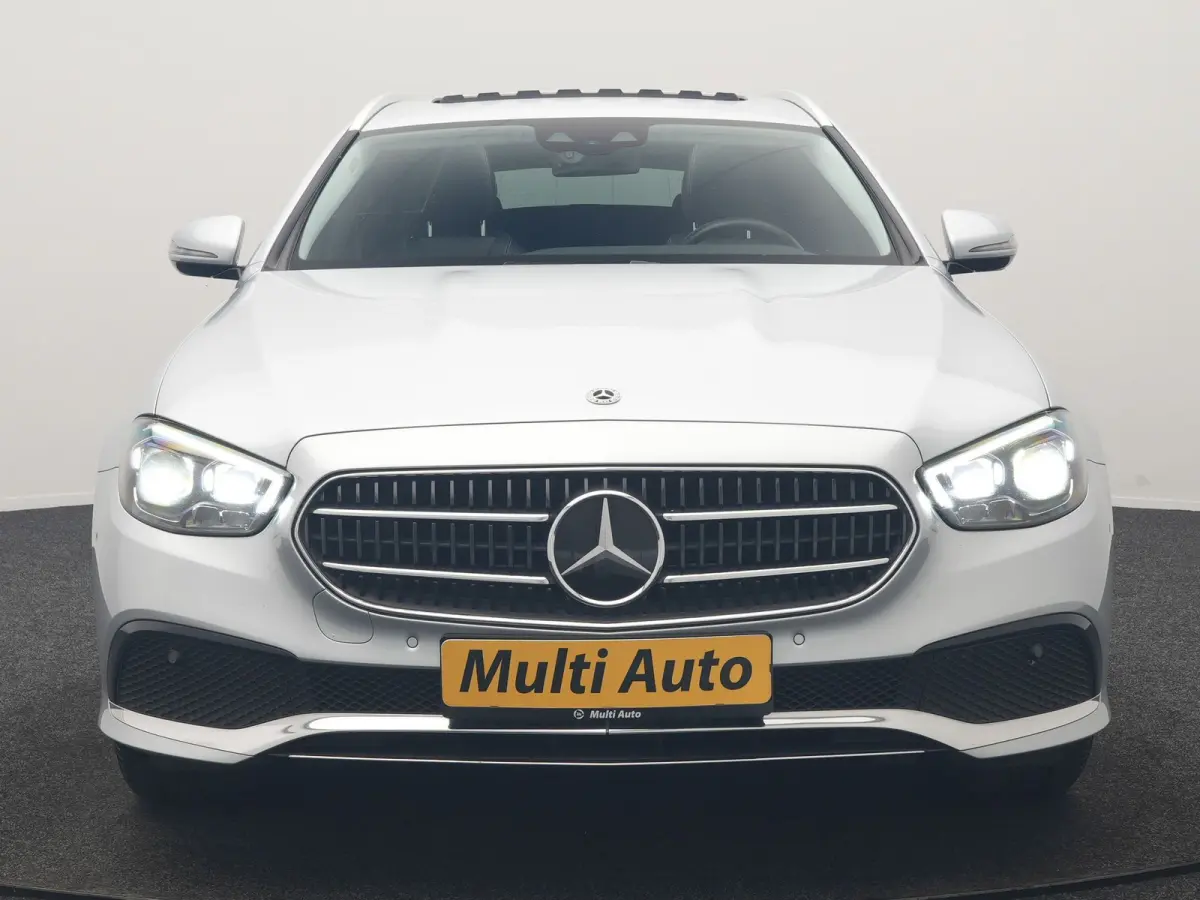 300 e Luxury Line PHEV 320pk Dealer O.H. | SOH 88,7% | Schuif-/kantel Dak | Adaptive Cruise | Camera | Multi Beam LED | Sportstoelen Verwarmd | Sfeerverlichting | BLIS | Apple Carplay | Wide
