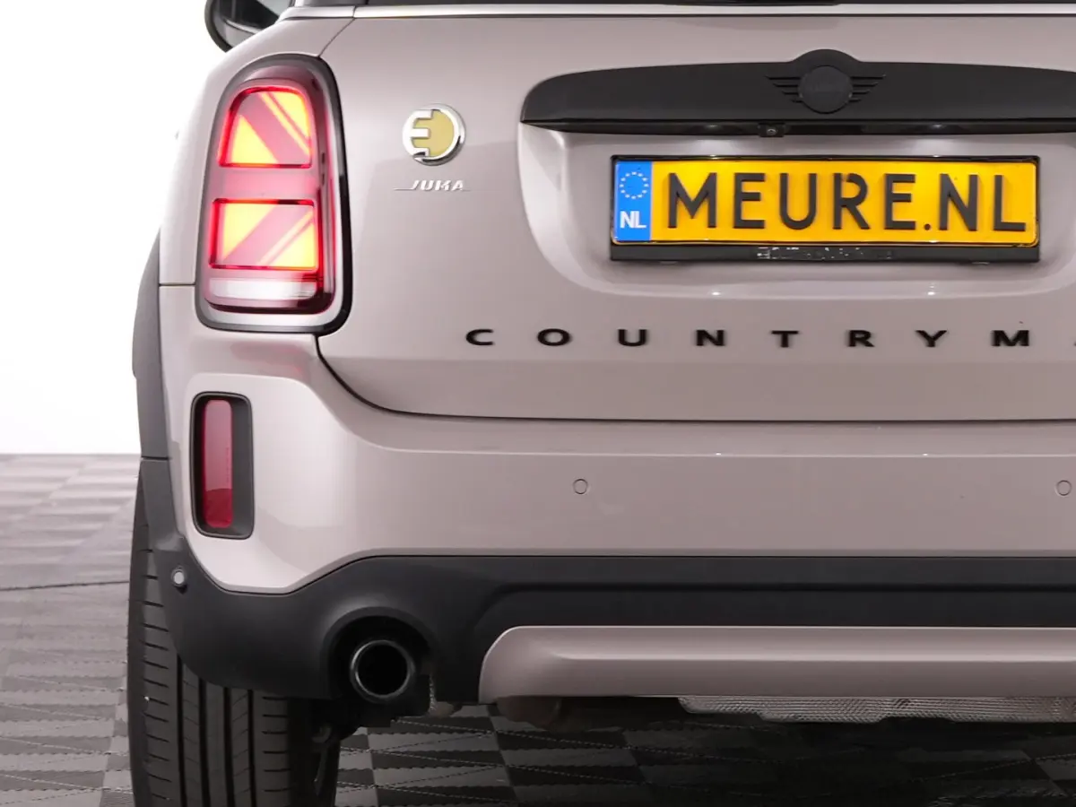 1.5 Cooper ALL4 Yours | LEDER | Full LED | NAVI | Stoelverwarming !