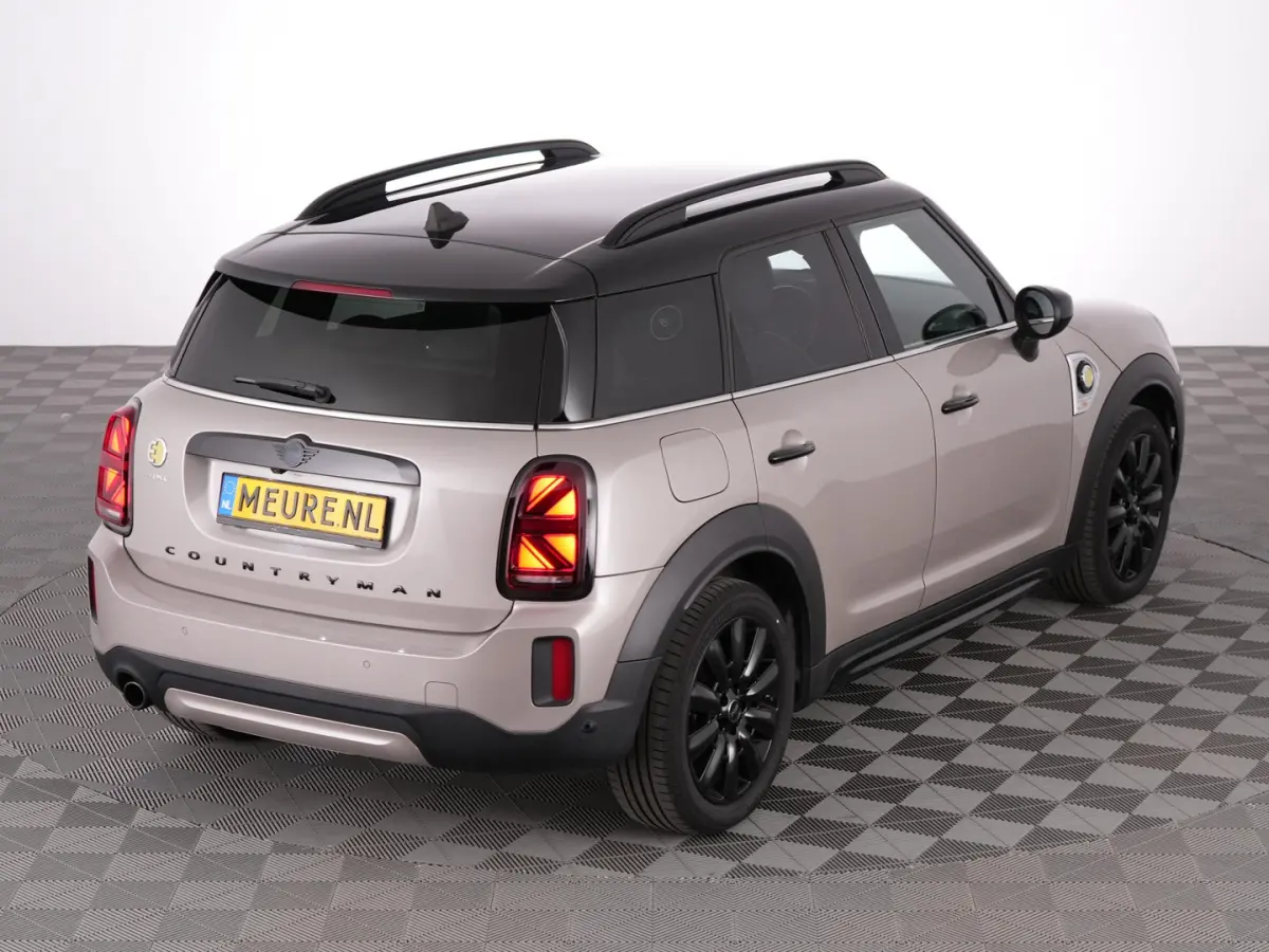 1.5 Cooper ALL4 Yours | LEDER | Full LED | NAVI | Stoelverwarming !