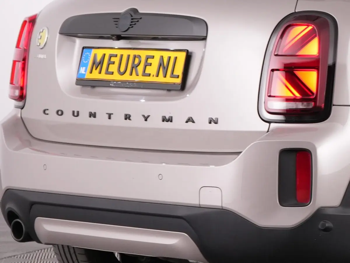 1.5 Cooper ALL4 Yours | LEDER | Full LED | NAVI | Stoelverwarming !