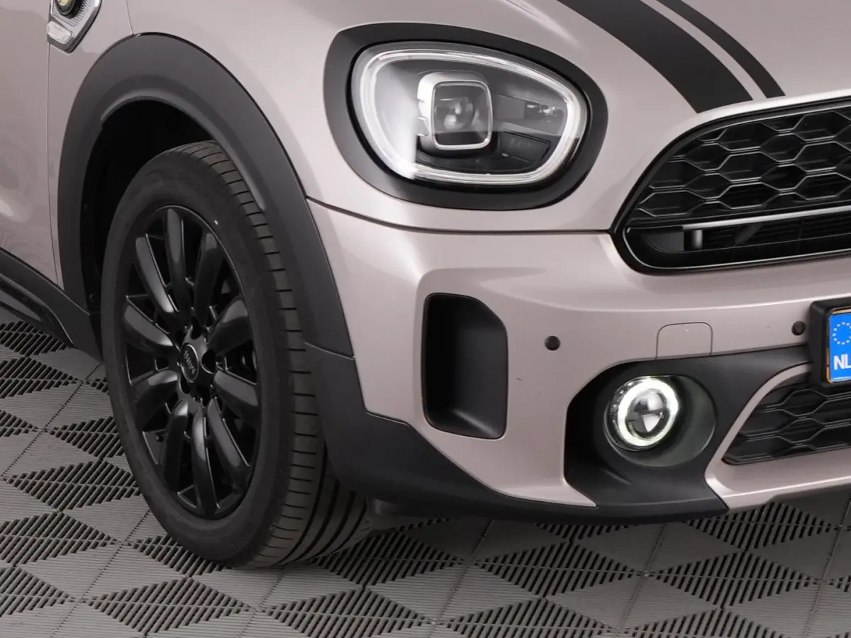 1.5 Cooper ALL4 Yours | LEDER | Full LED | NAVI | Stoelverwarming !