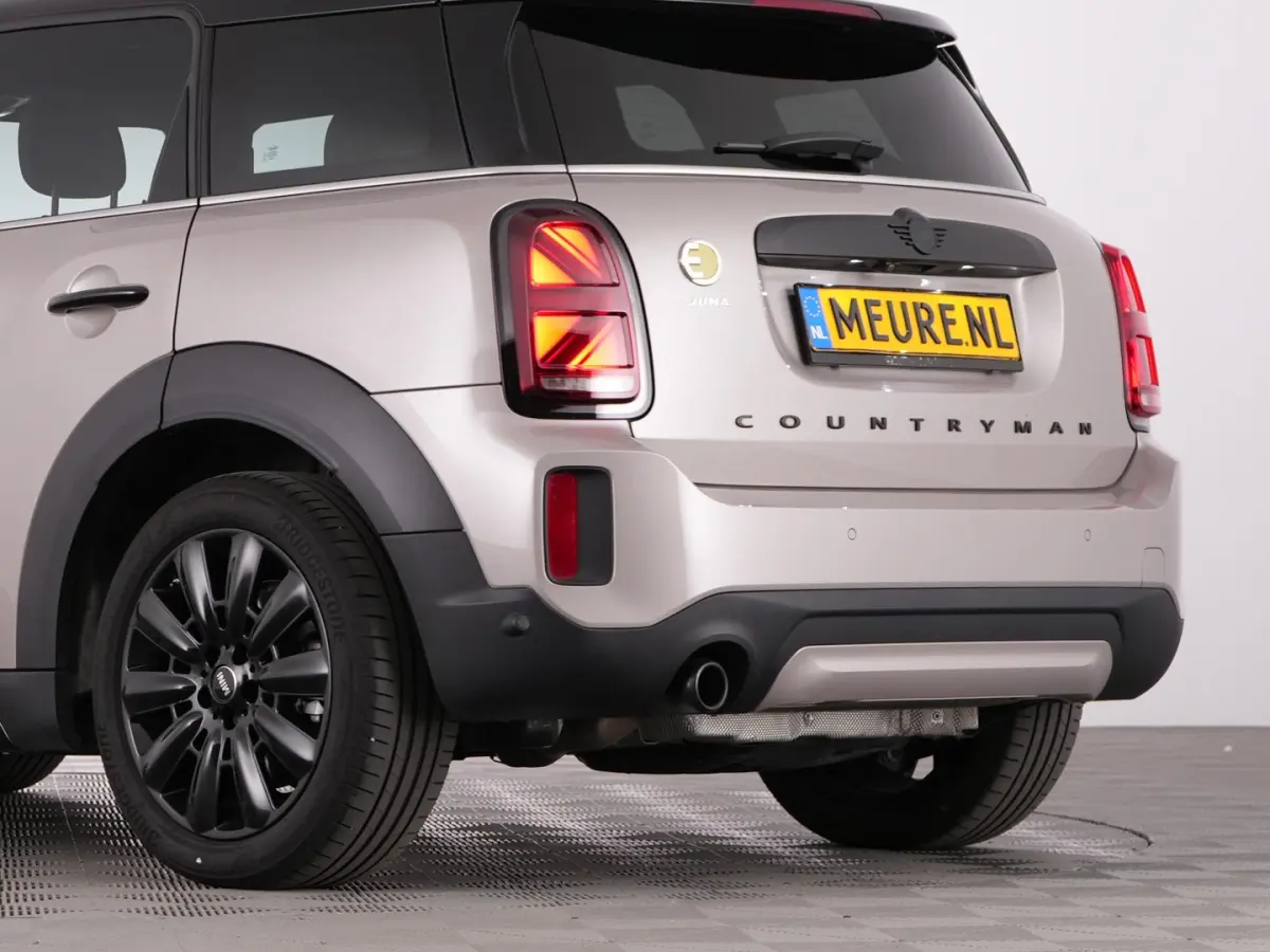 1.5 Cooper ALL4 Yours | LEDER | Full LED | NAVI | Stoelverwarming !