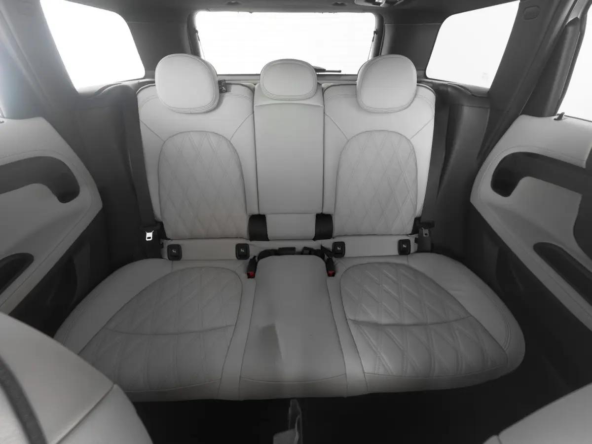 1.5 Cooper ALL4 Yours | LEDER | Full LED | NAVI | Stoelverwarming !