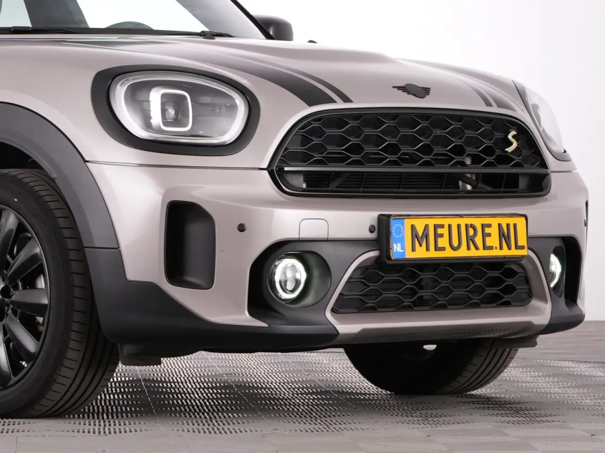 1.5 Cooper ALL4 Yours | LEDER | Full LED | NAVI | Stoelverwarming !