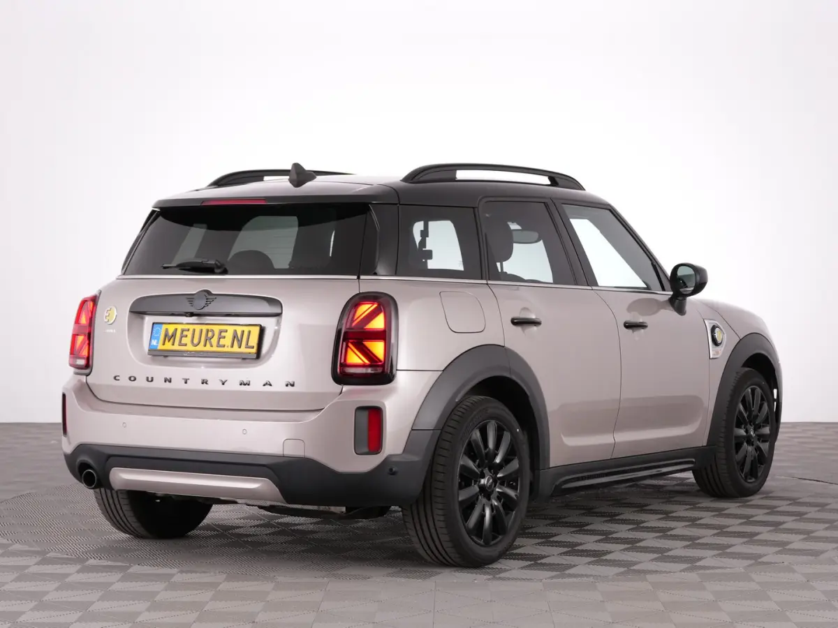 1.5 Cooper ALL4 Yours | LEDER | Full LED | NAVI | Stoelverwarming !