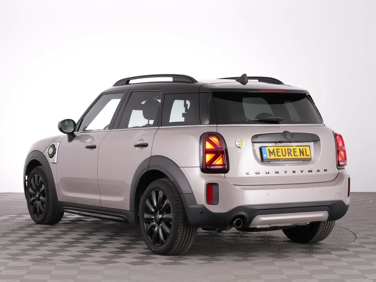 1.5 Cooper ALL4 Yours | LEDER | Full LED | NAVI | Stoelverwarming !