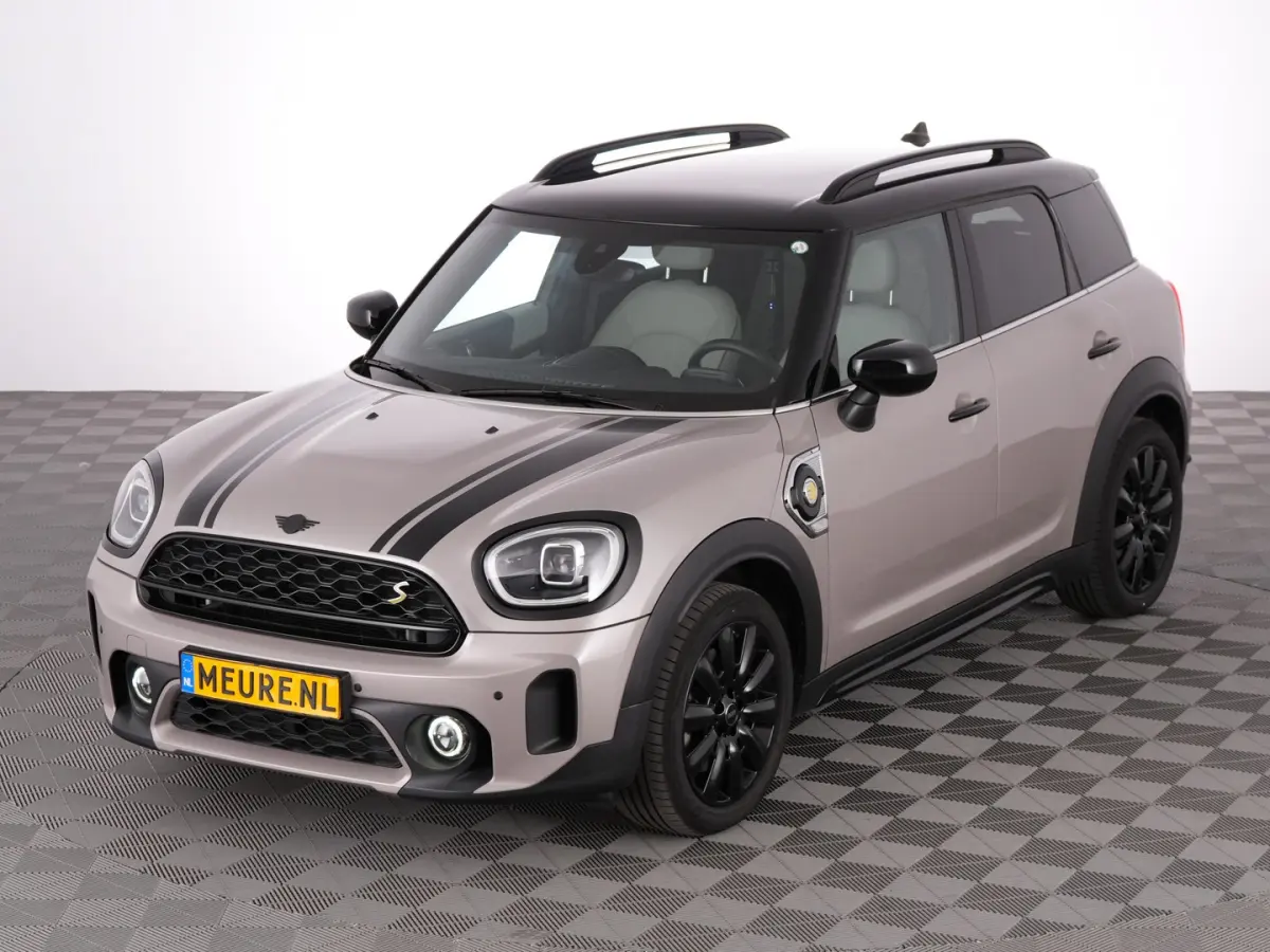 1.5 Cooper ALL4 Yours | LEDER | Full LED | NAVI | Stoelverwarming !