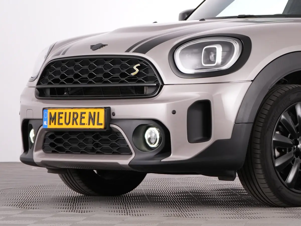 1.5 Cooper ALL4 Yours | LEDER | Full LED | NAVI | Stoelverwarming !