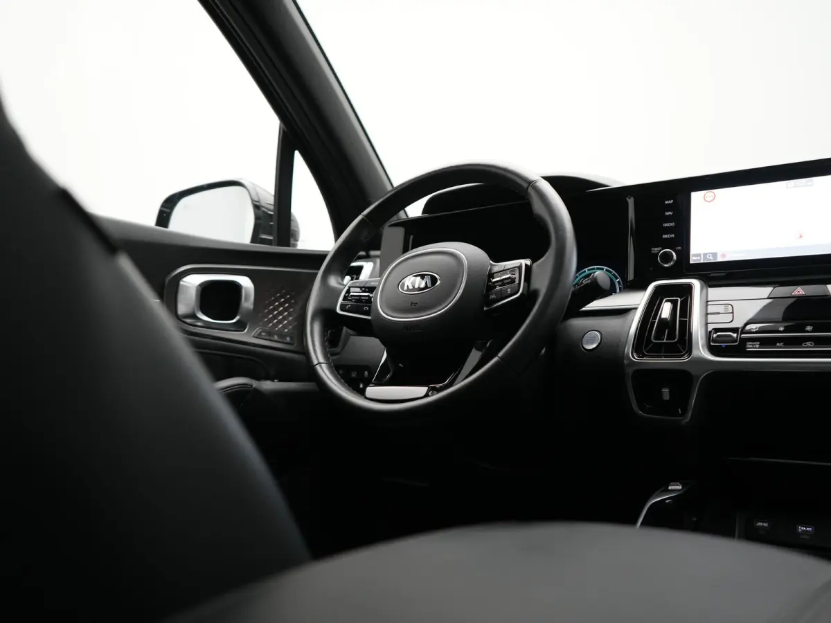 1.6 T-GDI 4WD ExecutiveLine PHEV 265pk Dealer O.H. | SOH 97,2% | Trekhaak Afn. | Panodak | Adaptive Cruise | Head Up | 360 Camera | Bose Audio | Lederen Sportstoelen Memory & Ventilatie | BL