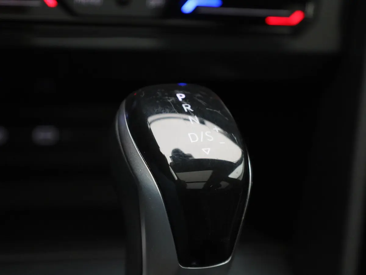 1.5 TSI R-Line Business 150 PK| Dealeronderhouden | Trekhaak | Panoramadak | 360 Camera | Stoelverwarming | Stuurwielverwarming | Climatronic | Navigatie | Achterklep Elektrisch