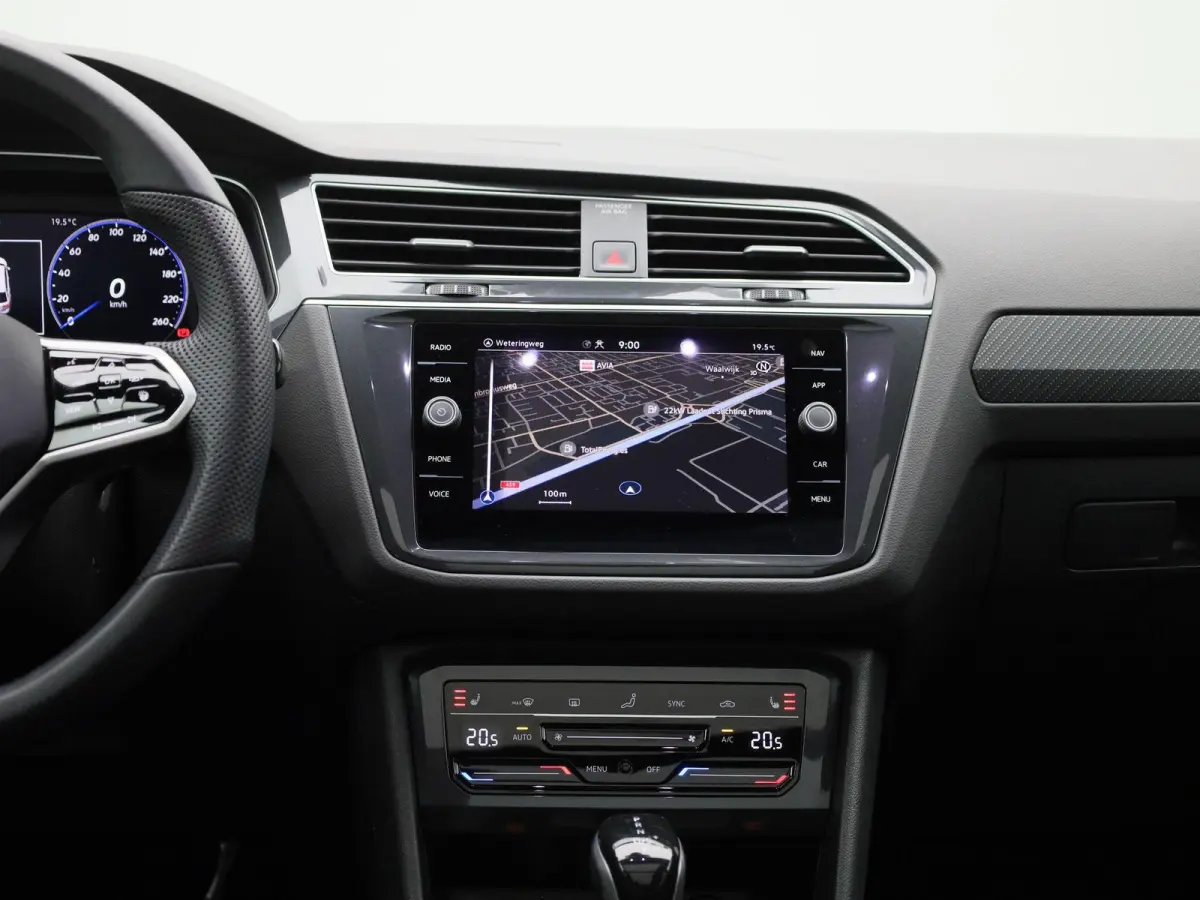 1.5 TSI R-Line Business 150 PK| Dealeronderhouden | Trekhaak | Panoramadak | 360 Camera | Stoelverwarming | Stuurwielverwarming | Climatronic | Navigatie | Achterklep Elektrisch