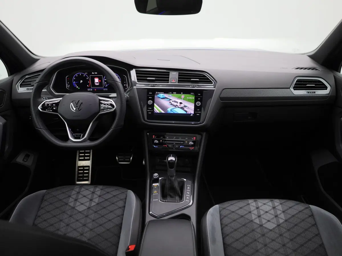 1.5 TSI R-Line Business 150 PK| Dealeronderhouden | Trekhaak | Panoramadak | 360 Camera | Stoelverwarming | Stuurwielverwarming | Climatronic | Navigatie | Achterklep Elektrisch