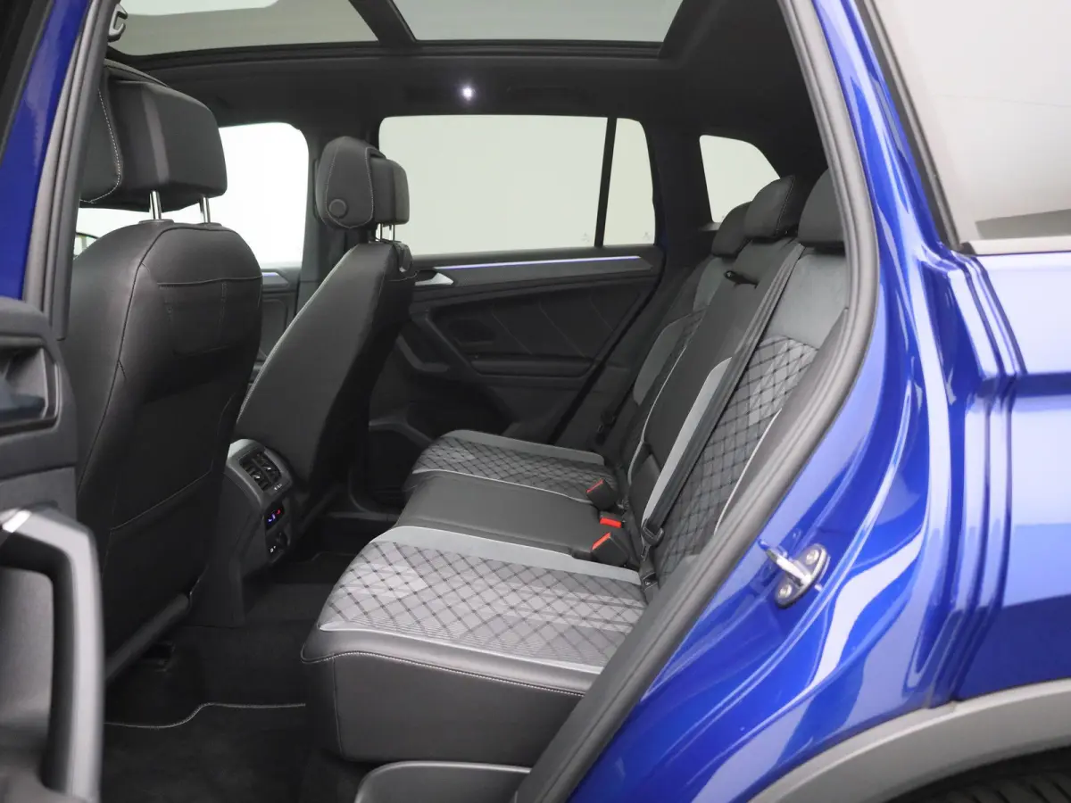 1.5 TSI R-Line Business 150 PK| Dealeronderhouden | Trekhaak | Panoramadak | 360 Camera | Stoelverwarming | Stuurwielverwarming | Climatronic | Navigatie | Achterklep Elektrisch