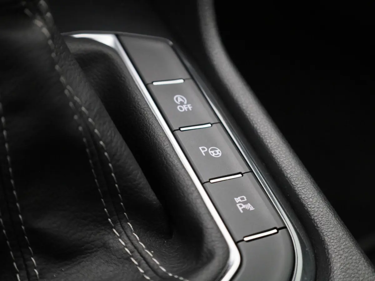 1.5 TSI R-Line Business 150 PK| Dealeronderhouden | Trekhaak | Panoramadak | 360 Camera | Stoelverwarming | Stuurwielverwarming | Climatronic | Navigatie | Achterklep Elektrisch