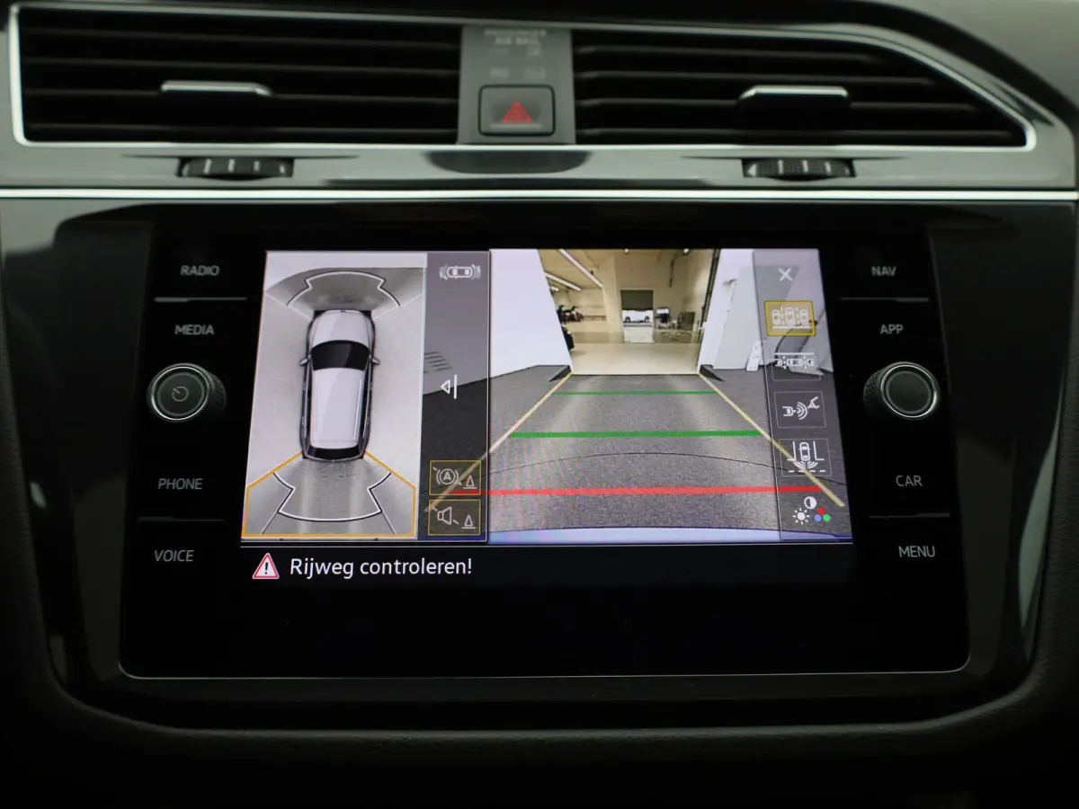 1.5 TSI R-Line Business 150 PK| Dealeronderhouden | Trekhaak | Panoramadak | 360 Camera | Stoelverwarming | Stuurwielverwarming | Climatronic | Navigatie | Achterklep Elektrisch