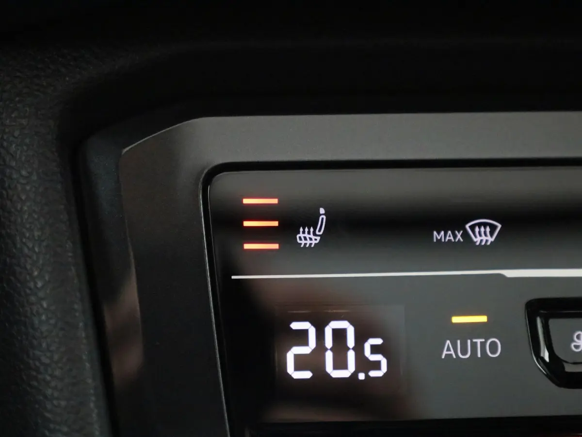 1.5 TSI R-Line Business 150 PK| Dealeronderhouden | Trekhaak | Panoramadak | 360 Camera | Stoelverwarming | Stuurwielverwarming | Climatronic | Navigatie | Achterklep Elektrisch