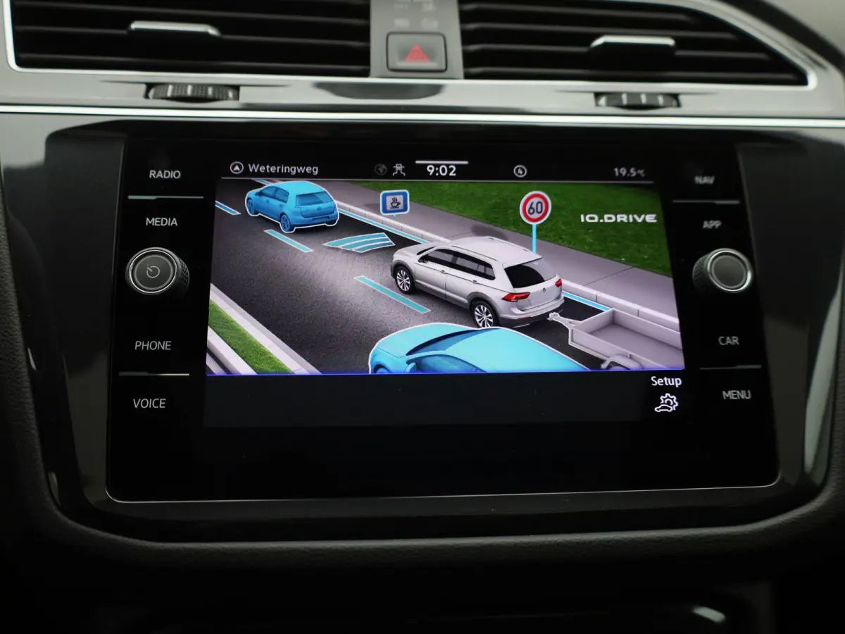 1.5 TSI R-Line Business 150 PK| Dealeronderhouden | Trekhaak | Panoramadak | 360 Camera | Stoelverwarming | Stuurwielverwarming | Climatronic | Navigatie | Achterklep Elektrisch