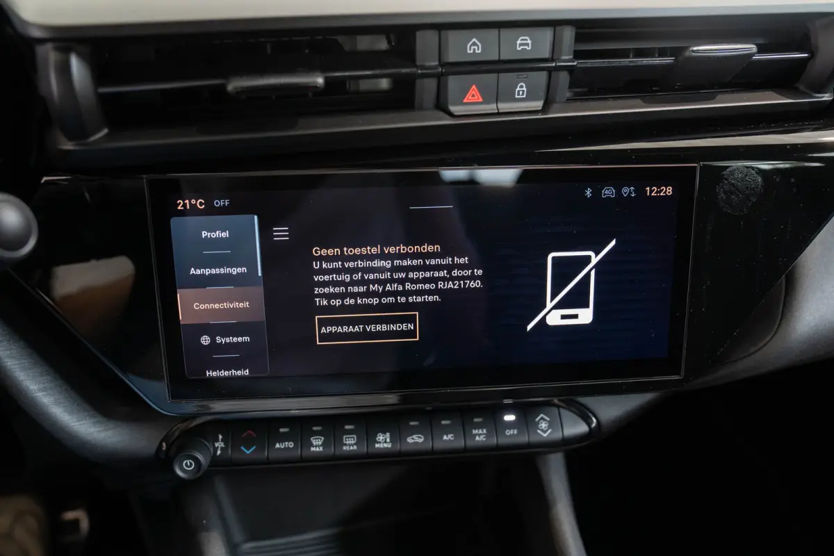 1.2 Turbo Hybrid Ibrida Speciale | Camera | LED | El. Stoelverstellnig | Navigatie | Climate Controle | Parkeersensoren | Apple Carplay & Android Auto |