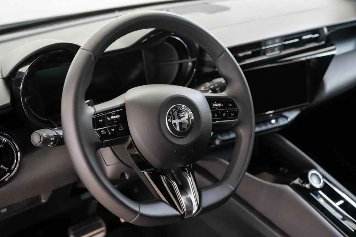 1.2 Turbo Hybrid Ibrida Speciale | Camera | LED | El. Stoelverstellnig | Navigatie | Climate Controle | Parkeersensoren | Apple Carplay & Android Auto |