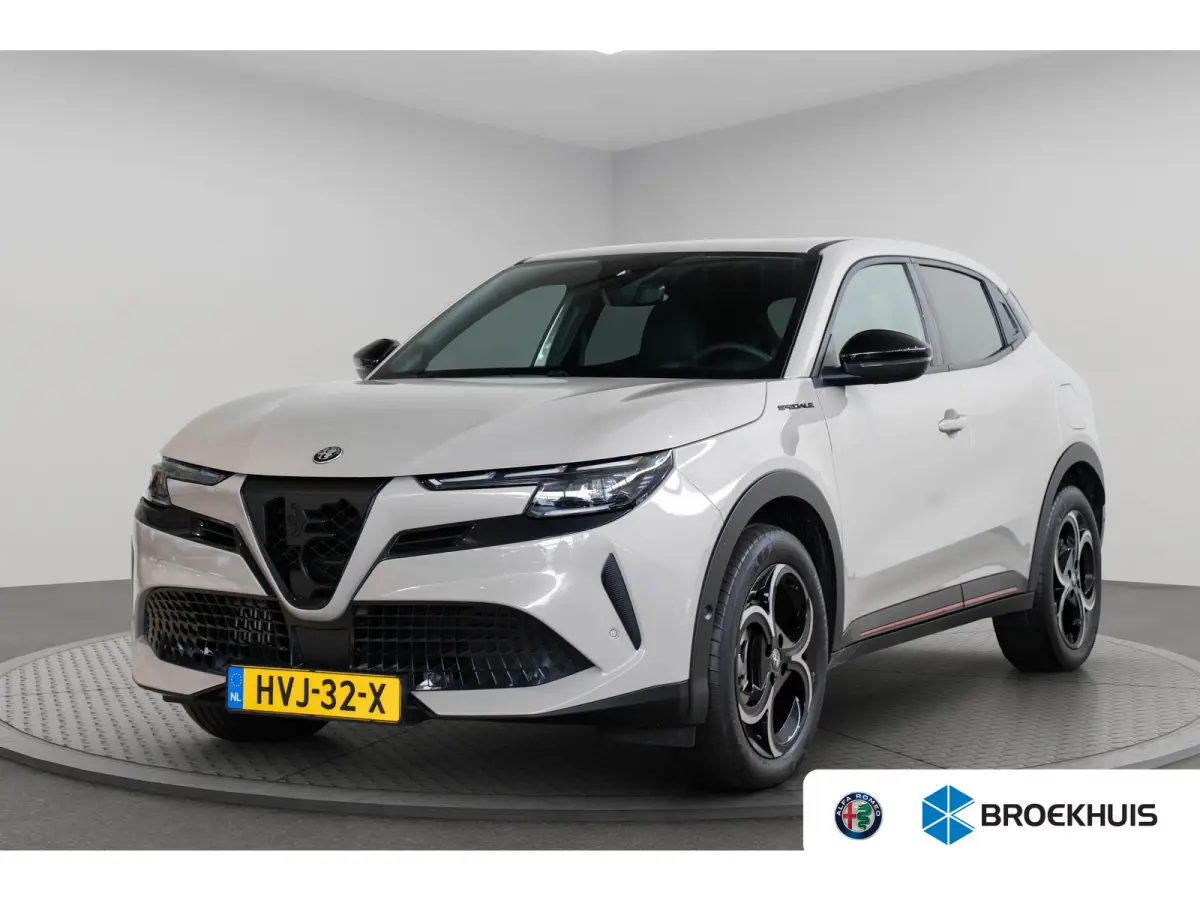 1.2 Turbo Hybrid Ibrida Speciale | Camera | LED | El. Stoelverstellnig | Navigatie | Climate Controle | Parkeersensoren | Apple Carplay & Android Auto |