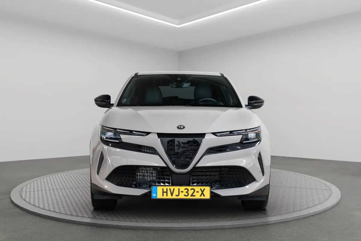 1.2 Turbo Hybrid Ibrida Speciale | Camera | LED | El. Stoelverstellnig | Navigatie | Climate Controle | Parkeersensoren | Apple Carplay & Android Auto |