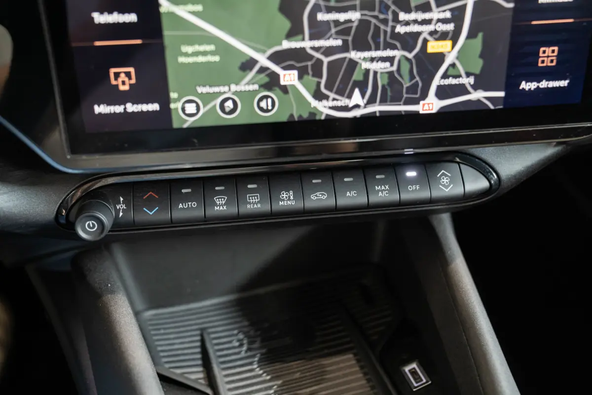1.2 Turbo Hybrid Ibrida Speciale | Camera | LED | El. Stoelverstellnig | Navigatie | Climate Controle | Parkeersensoren | Apple Carplay & Android Auto |