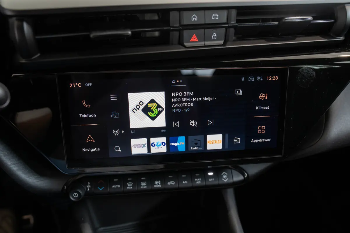 1.2 Turbo Hybrid Ibrida Speciale | Camera | LED | El. Stoelverstellnig | Navigatie | Climate Controle | Parkeersensoren | Apple Carplay & Android Auto |