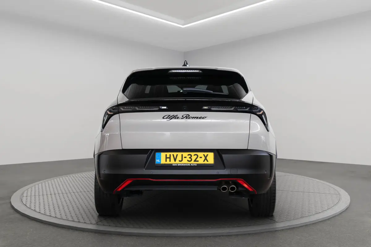 1.2 Turbo Hybrid Ibrida Speciale | Camera | LED | El. Stoelverstellnig | Navigatie | Climate Controle | Parkeersensoren | Apple Carplay & Android Auto |