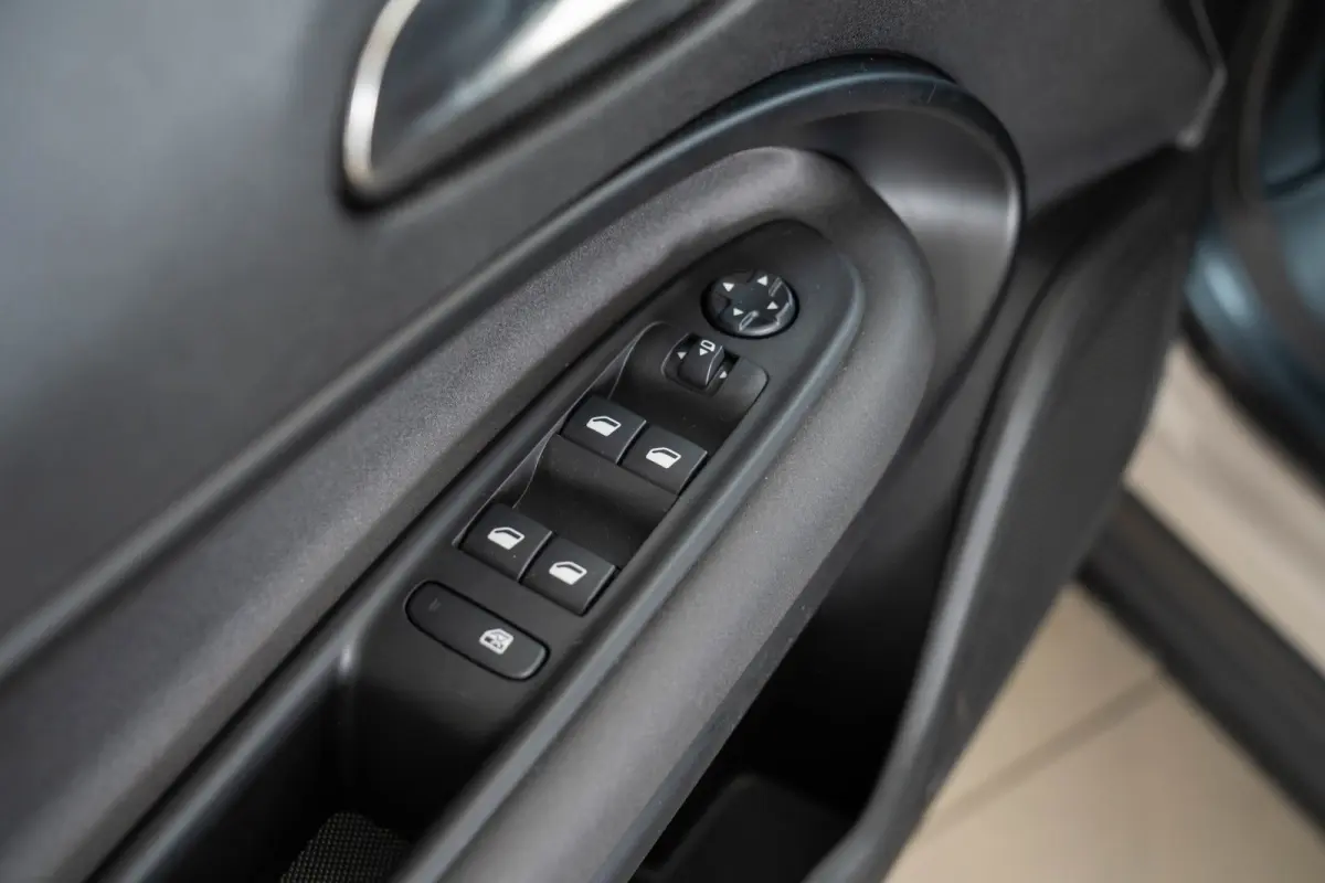 1.2 Turbo Hybrid Ibrida Speciale | Camera | LED | El. Stoelverstellnig | Navigatie | Climate Controle | Parkeersensoren | Apple Carplay & Android Auto |