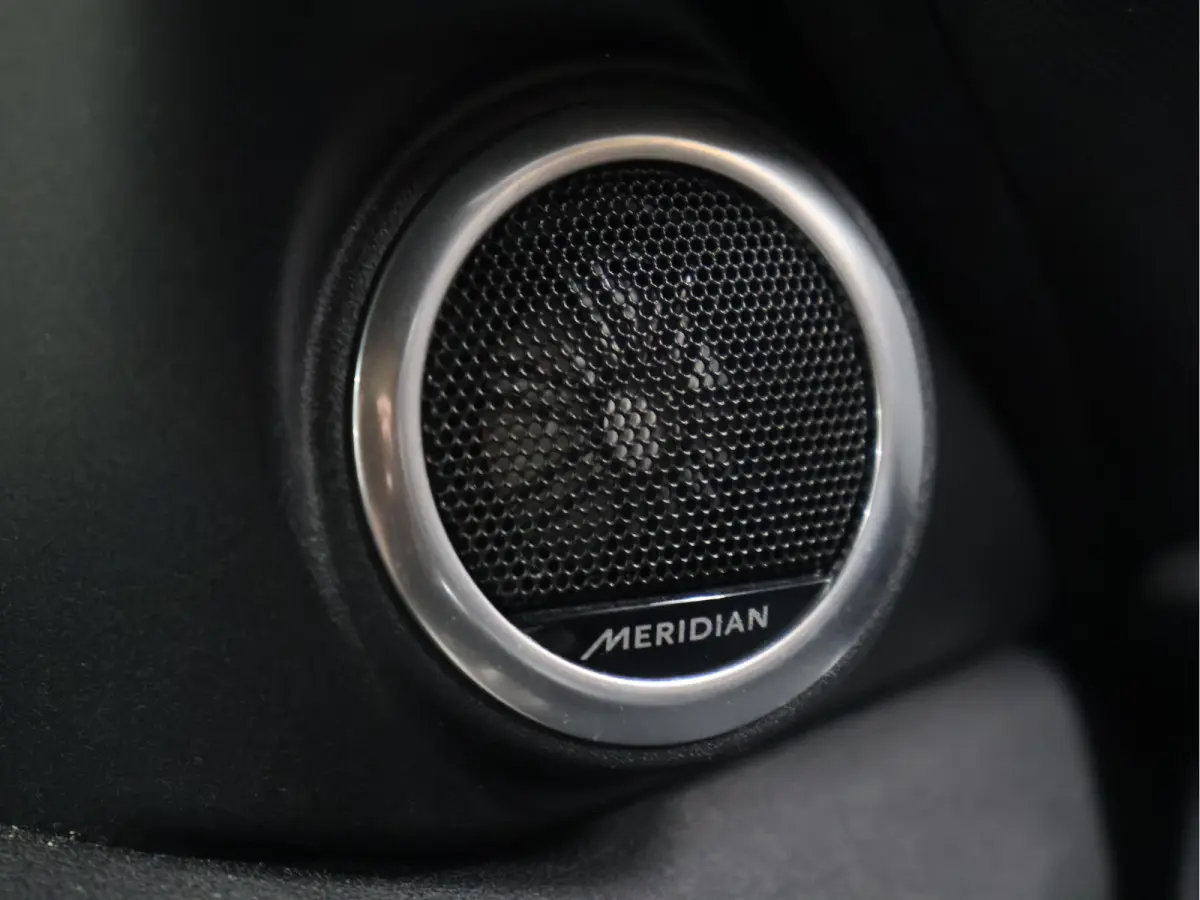 1.5 P300e AWD R-Dynamic SE [SCHUIFKANTELDAK, APPLE CARPLAY, ANDROID, CRUISE CONTROL, STOELVERWARMING, MERIDIAN SOUNDSYSTEM, CAMERA, ELEKTRISCHE ACHTERKLEP, NAVIGATIE, NIEUWSTAAT]