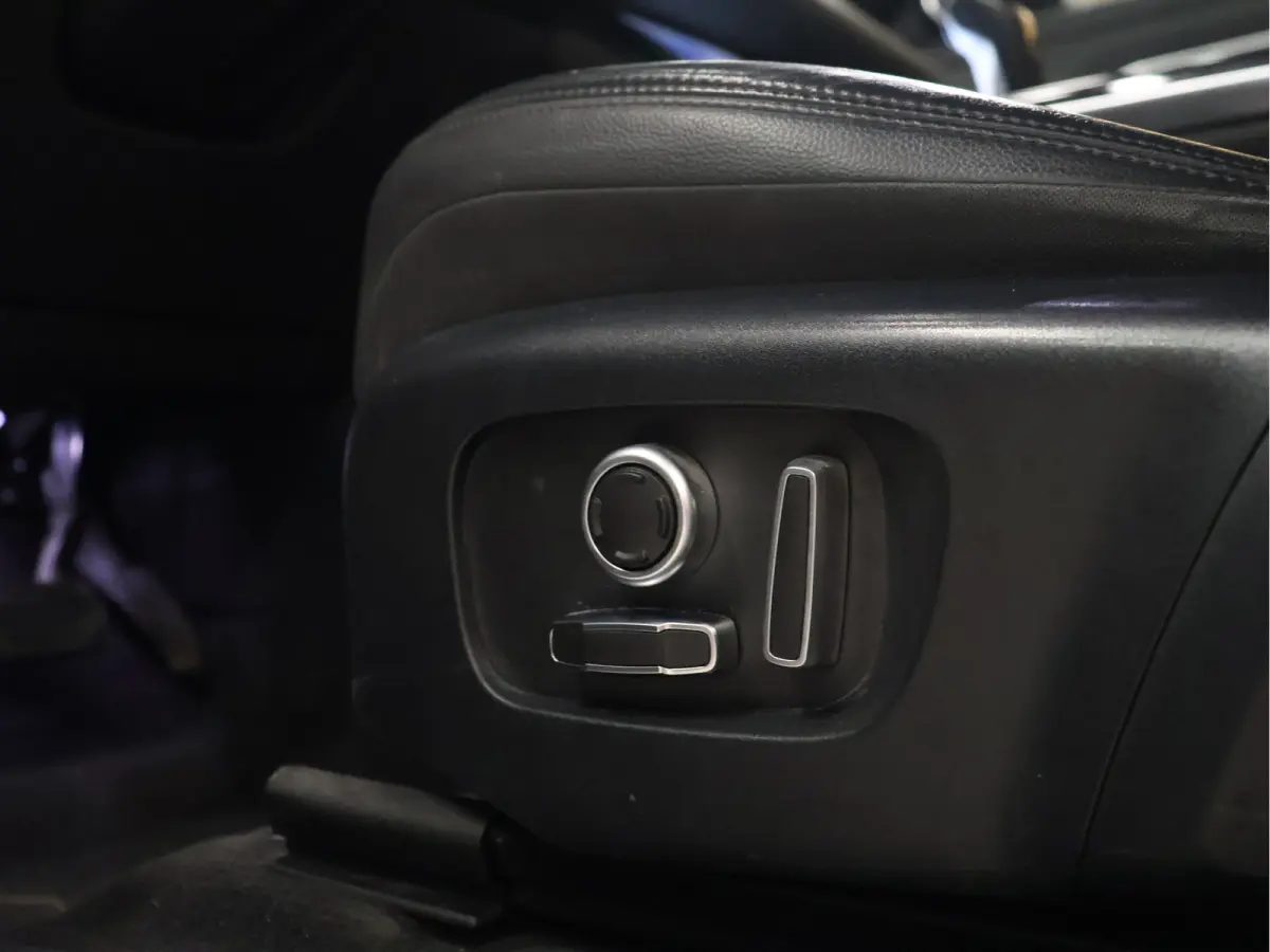 1.5 P300e AWD R-Dynamic SE [SCHUIFKANTELDAK, APPLE CARPLAY, ANDROID, CRUISE CONTROL, STOELVERWARMING, MERIDIAN SOUNDSYSTEM, CAMERA, ELEKTRISCHE ACHTERKLEP, NAVIGATIE, NIEUWSTAAT]