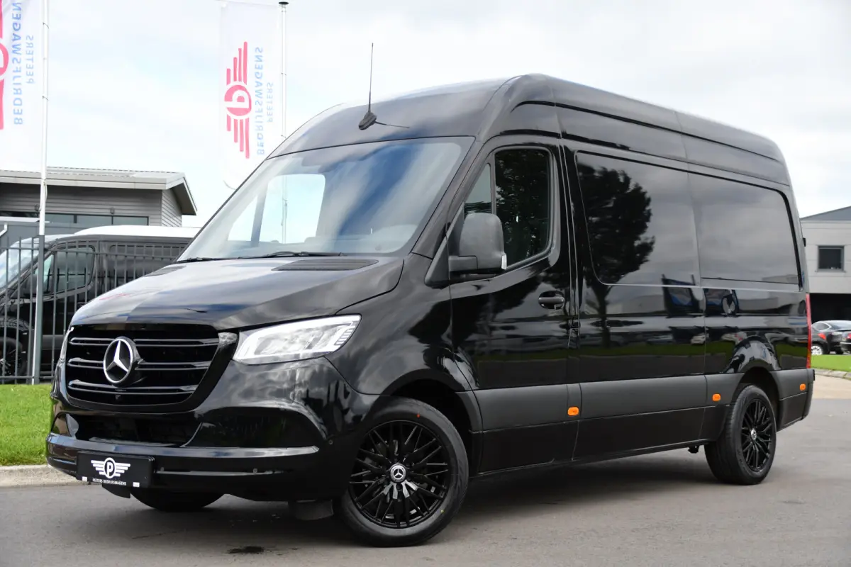 316 RWD 2.2 CDI L2H2 Black Edition Adaptieve Cruise, 360 Camera, Carplay, LED, Stoelverwarming, Trekhaak, Sensoren, Automaat, Uniek!