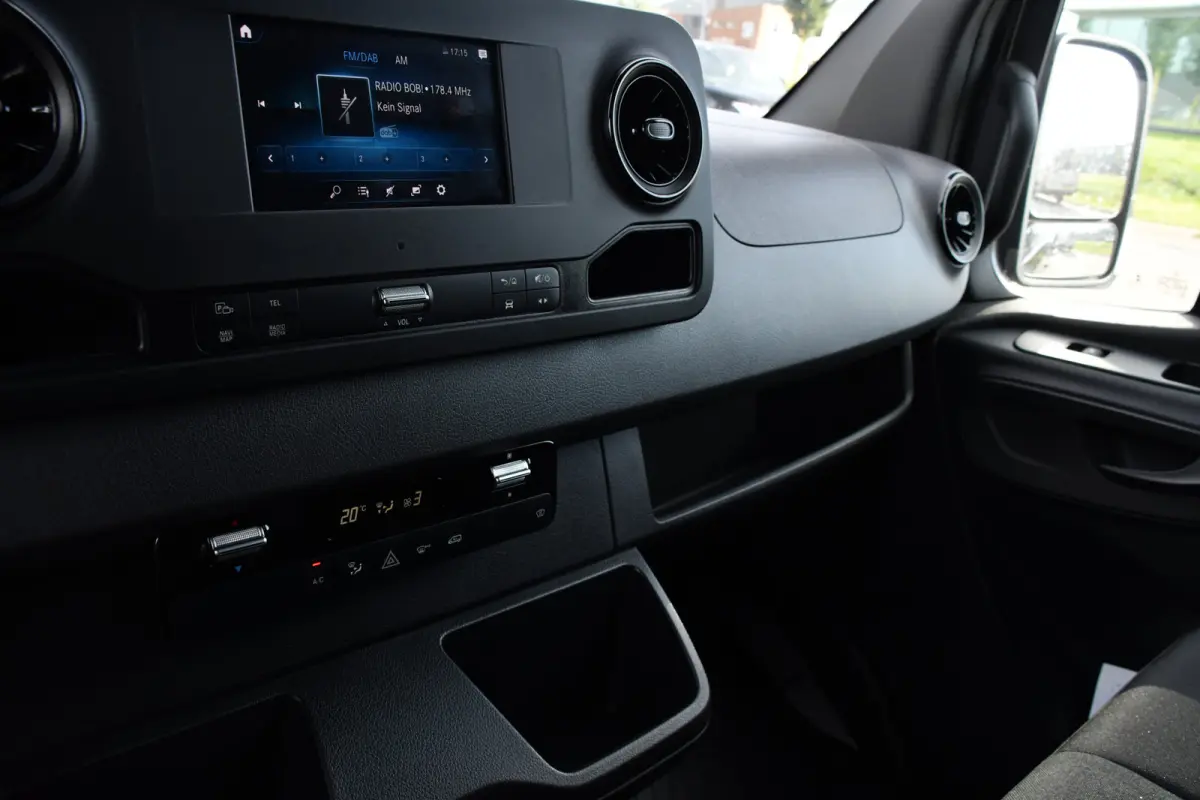 316 RWD 2.2 CDI L2H2 Black Edition Adaptieve Cruise, 360 Camera, Carplay, LED, Stoelverwarming, Trekhaak, Sensoren, Automaat, Uniek!