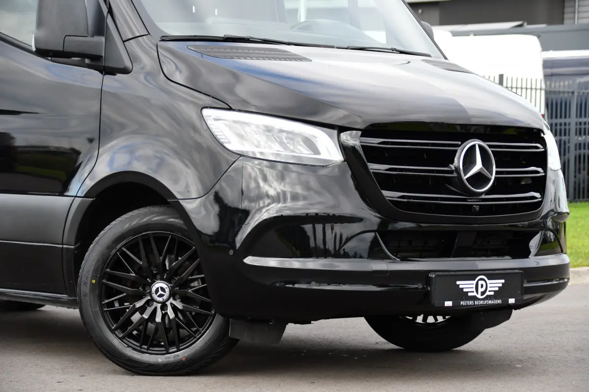 316 RWD 2.2 CDI L2H2 Black Edition Adaptieve Cruise, 360 Camera, Carplay, LED, Stoelverwarming, Trekhaak, Sensoren, Automaat, Uniek!