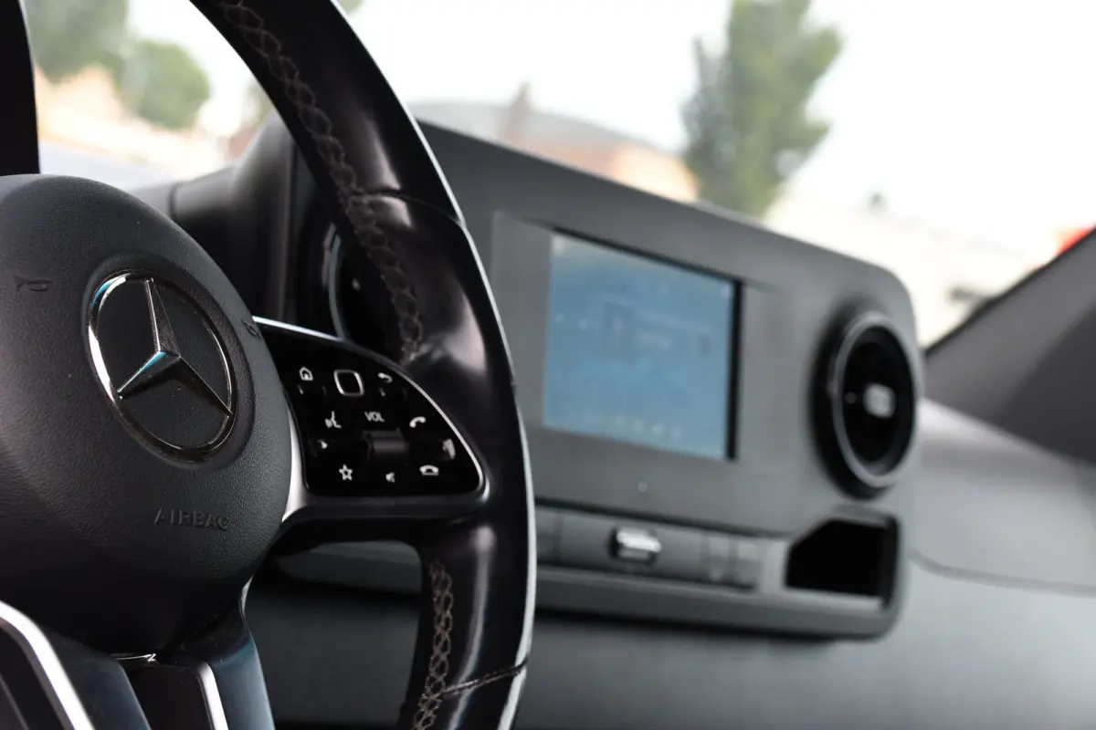 316 RWD 2.2 CDI L2H2 Black Edition Adaptieve Cruise, 360 Camera, Carplay, LED, Stoelverwarming, Trekhaak, Sensoren, Automaat, Uniek!