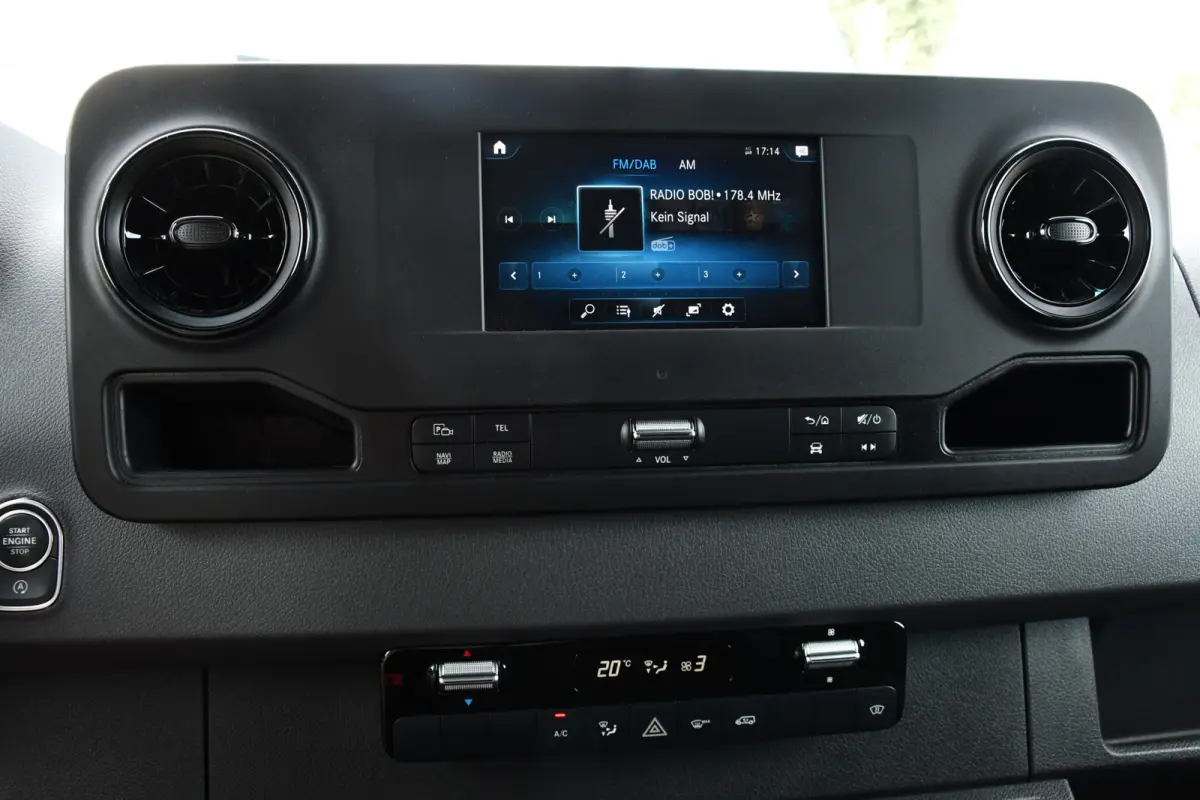 316 RWD 2.2 CDI L2H2 Black Edition Adaptieve Cruise, 360 Camera, Carplay, LED, Stoelverwarming, Trekhaak, Sensoren, Automaat, Uniek!
