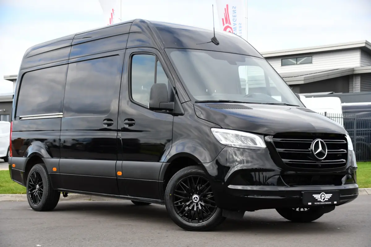 316 RWD 2.2 CDI L2H2 Black Edition Adaptieve Cruise, 360 Camera, Carplay, LED, Stoelverwarming, Trekhaak, Sensoren, Automaat, Uniek!