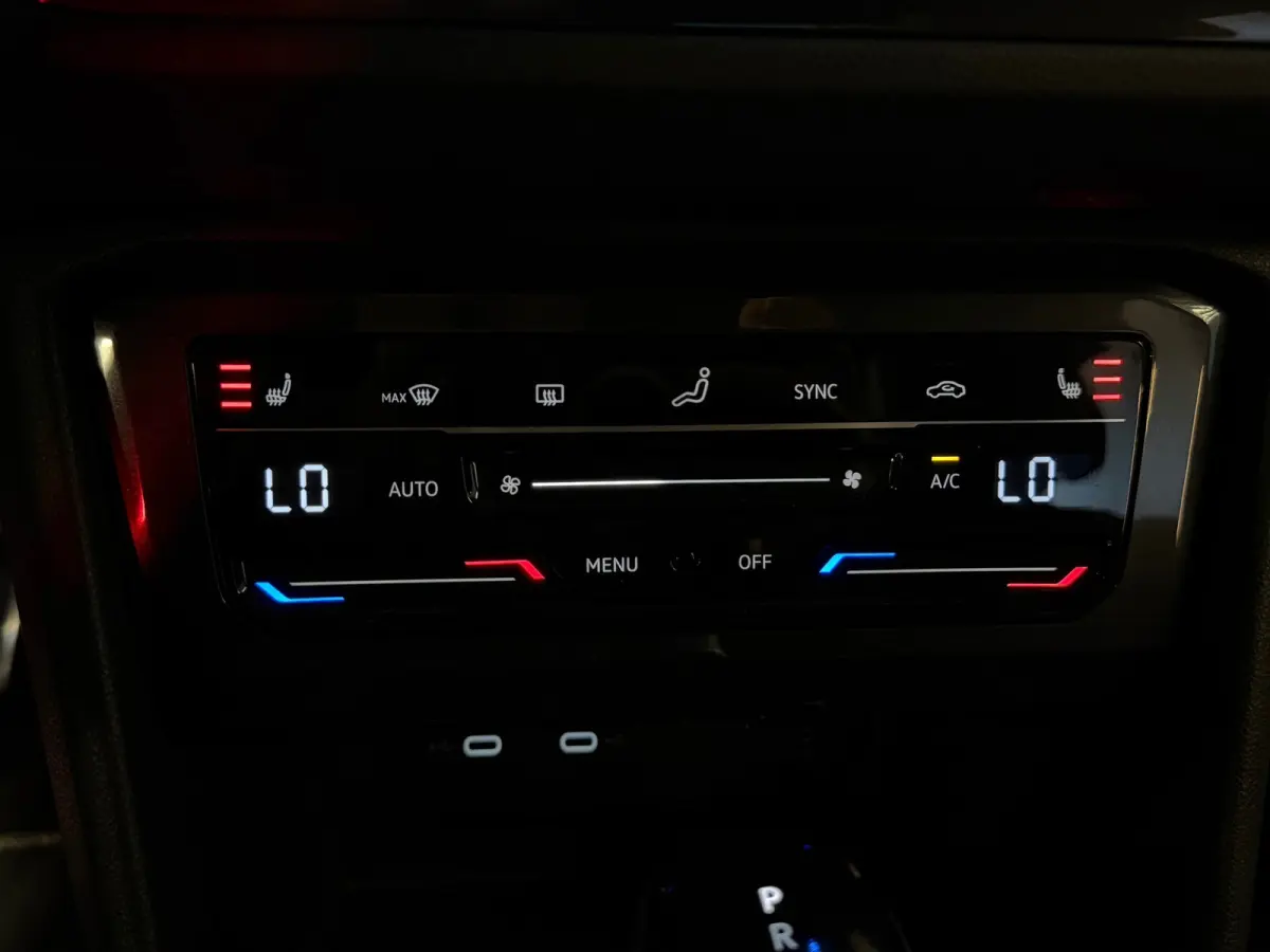 1.4 TSI eHybrid R-Line Pano|Trekhaak|Leder|Memory|Sfeer|Keyl