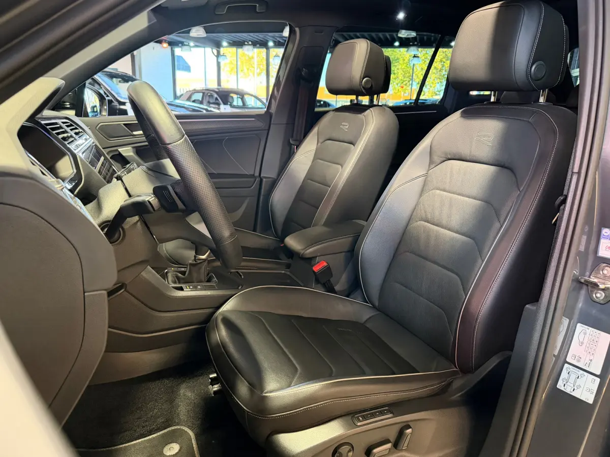 1.4 TSI eHybrid R-Line Pano|Trekhaak|Leder|Memory|Sfeer|Keyl