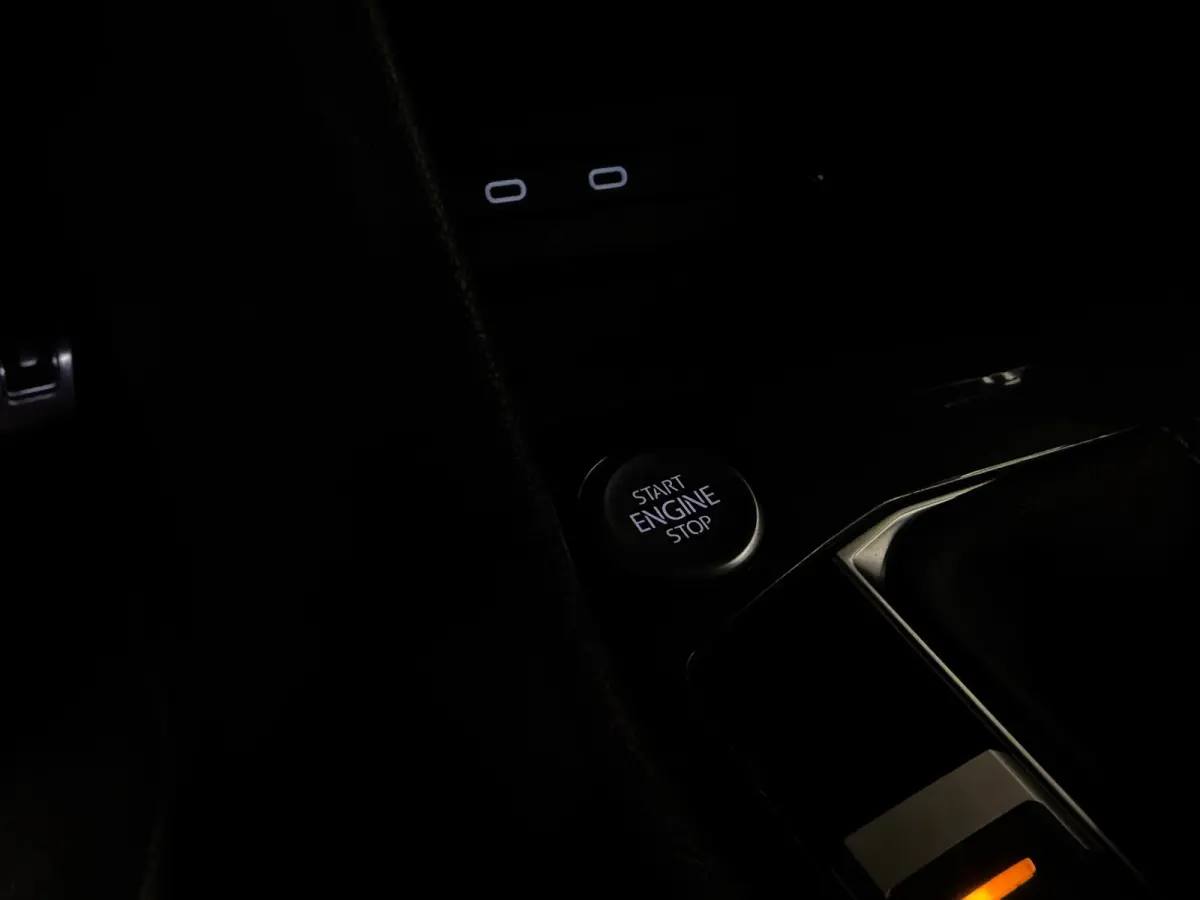 1.4 TSI eHybrid R-Line Pano|Trekhaak|Leder|Memory|Sfeer|Keyl