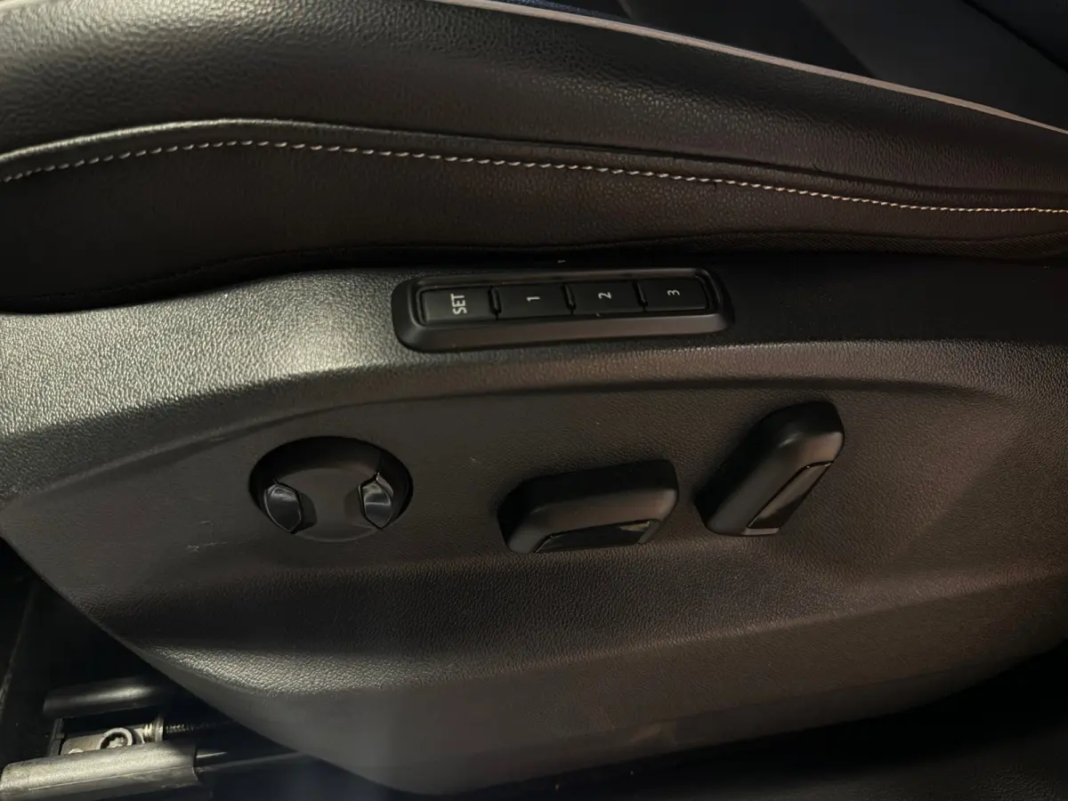 1.4 TSI eHybrid R-Line Pano|Trekhaak|Leder|Memory|Sfeer|Keyl