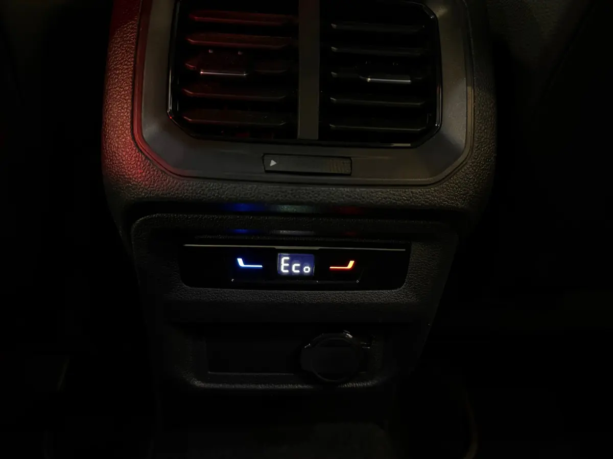 1.4 TSI eHybrid R-Line Pano|Trekhaak|Leder|Memory|Sfeer|Keyl