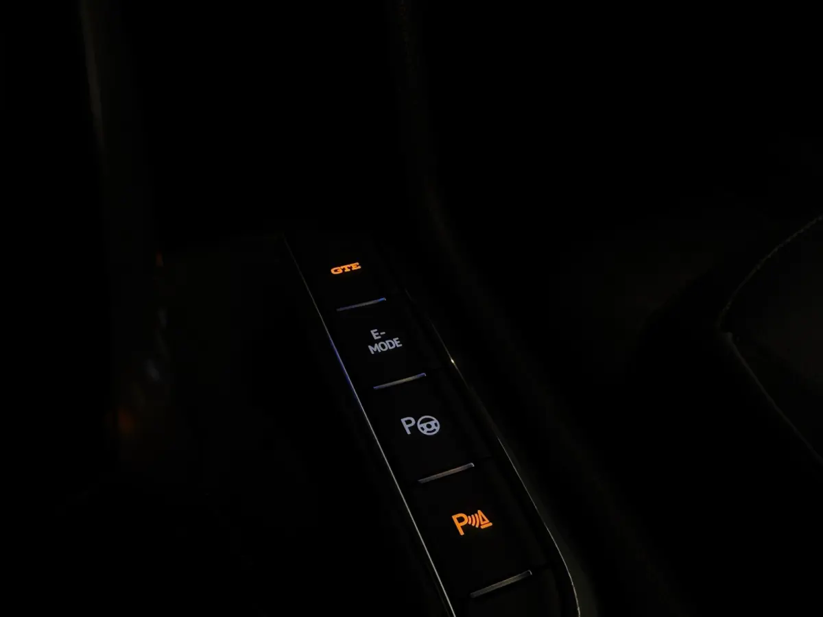 1.4 TSI eHybrid R-Line Pano|Trekhaak|Leder|Memory|Sfeer|Keyl
