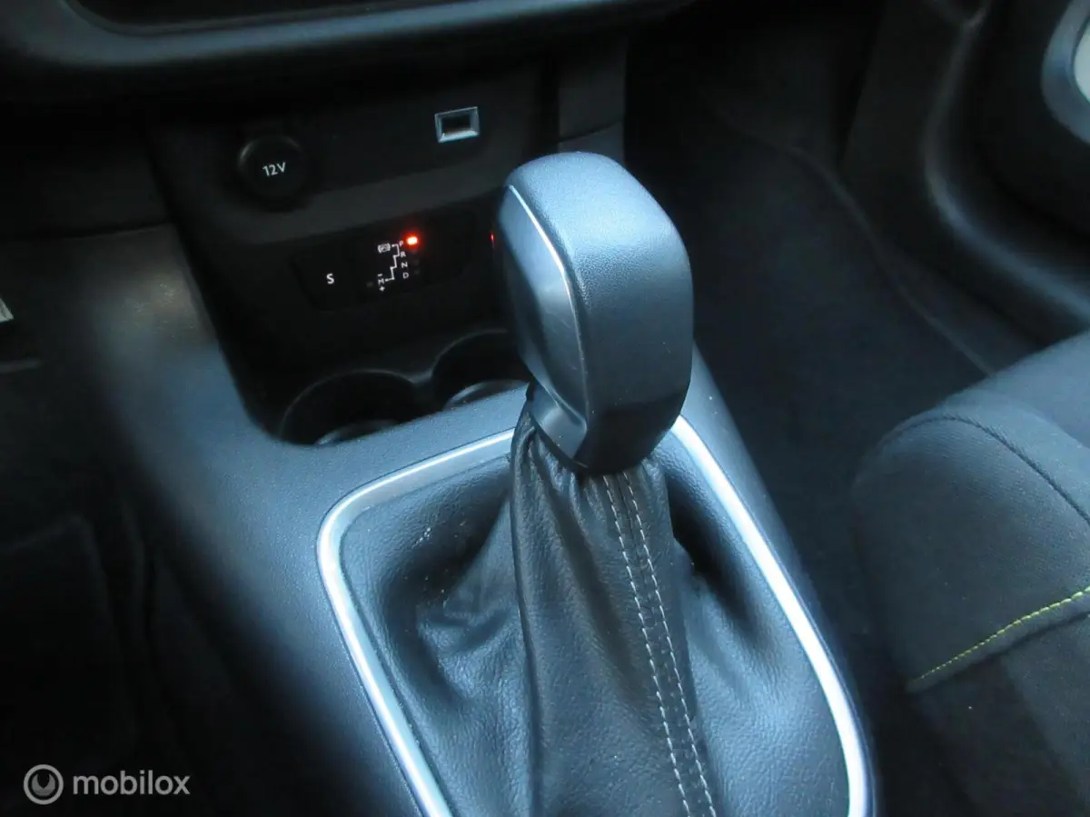 1.2 PureTech Shine Automaat 110PK Airco Cruise Navi
