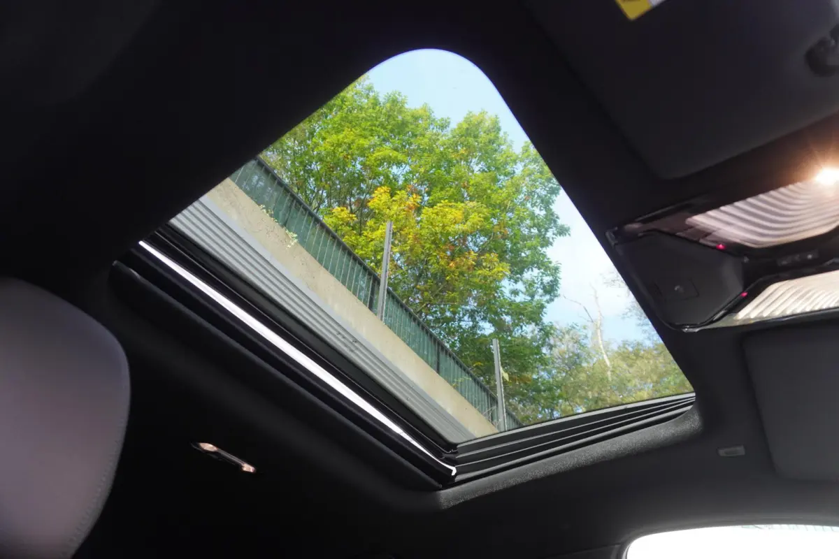 420i M Sportpakket Pro | Innovation Pack | Comfort Pack | Elektrisch bediend glazen schuif-/kanteldak | Active Cruise Control | HiFi System
