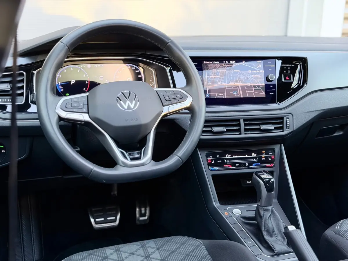 1.5 TSI R-Line Pano/Keyless/Camera