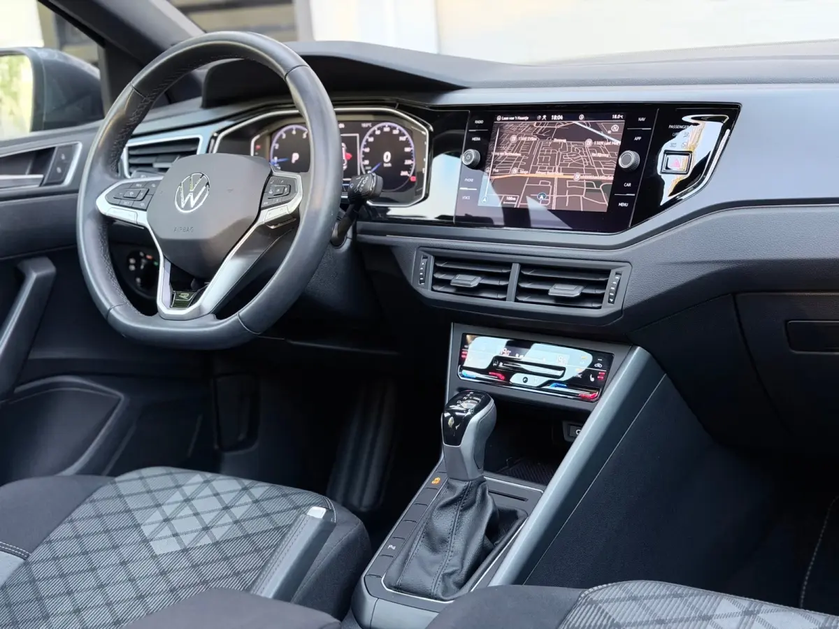 1.5 TSI R-Line Pano/Keyless/Camera
