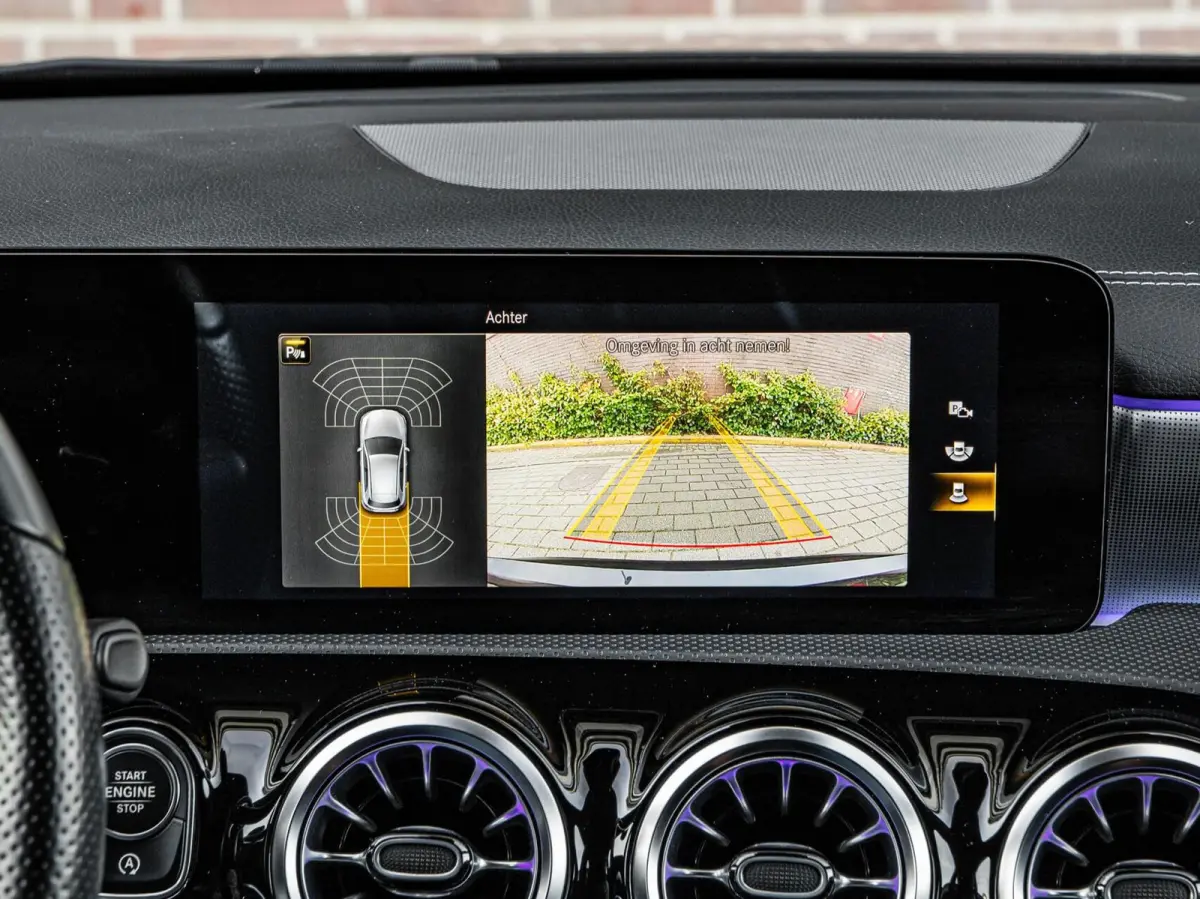 200 AMG Night Edition 163 PK | Panoramadak | Sfeerverlichting | Distronic Plus | Multibeam LED | Apple CarPlay/Android Auto | 18"