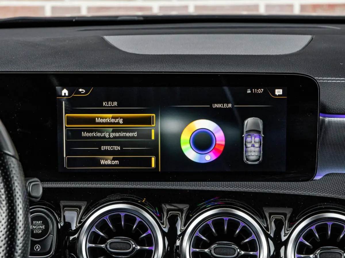 200 AMG Night Edition 163 PK | Panoramadak | Sfeerverlichting | Distronic Plus | Multibeam LED | Apple CarPlay/Android Auto | 18"