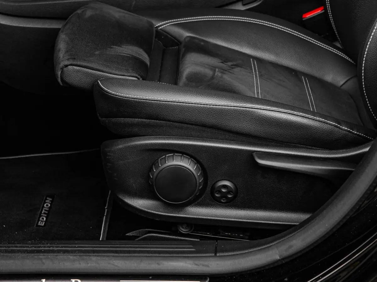 200 AMG Night Edition 163 PK | Panoramadak | Sfeerverlichting | Distronic Plus | Multibeam LED | Apple CarPlay/Android Auto | 18"
